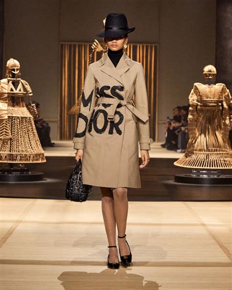 christian dior l'or|christian dior's latest collection.